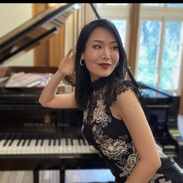 Juilliard Graduate/Concert Pianist with 7 years teaching experience gives Piano, Music Theory, and Ear Training Lessons