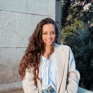 Yasmine - ESOL teacher - Paris