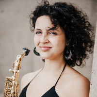 HFMT Saxophon Master Studentin bietet saxophon, Klavier und Klarinett unterrichten für alle Altersgruppen!