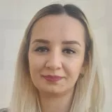 Özlem - İngilizce öğretmeni - İstanbul
