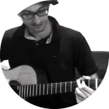 Eduardo - Prof de viola - Porto Alegre