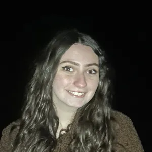 Claudia - Prof d'orthographe - Linas