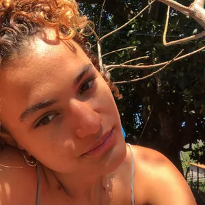 Hannah - Prof de matemática - Salvador