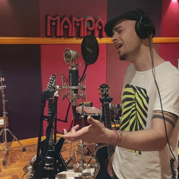 CLASES DE CANTO e Interpretacion. Dictada por un excelente Maestro, Músico y Artista Tarek Mantta, hoy en actividad y consagrado en distintos grupos. Técnico en Sonido y edición de Videos