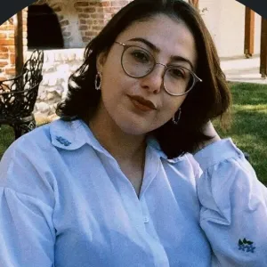 Canan - Tarih öğretmeni - 