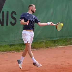 Theo - Prof de tennis - Ostwald