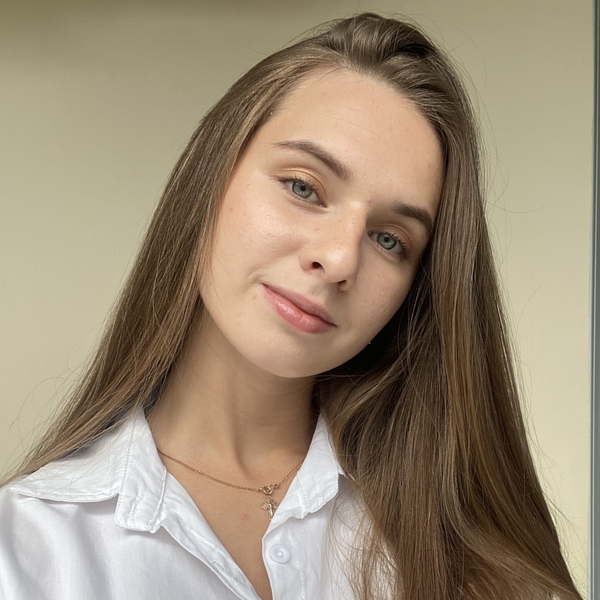 Меня зовут Анастасия Гарюгина. Я обучаюсь на 3 курсе СЗИУ РАНХиГС, факультет Международные отношения. Изучаю английский с начальных классов. Занимаюсь с англоязычным преподавателем год. Буду рада обуч
