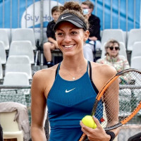 Professional tennis player (695 worldwide) and also state-certified trainer, I offer tennis lessons suitable for all levels and all ages, in Paris and its surroundings.