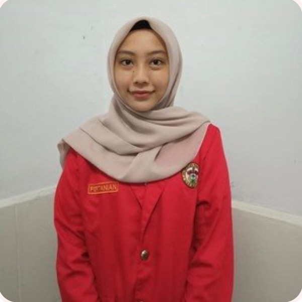 Mahasiswi Universitas Hasanuddin jurusan Matematika, beberapa kali mengikuti kompetisi bergengsi. Sabar dan bisa menjadi guru yang baik (: