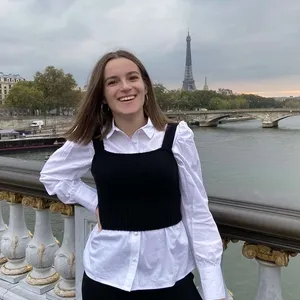 Chloé - Prof de maths - Caen