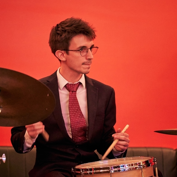 McGill Graduate offers drum lessons in the Plateau - Diplômé de McGill offre cours de batterie dans le Plateau