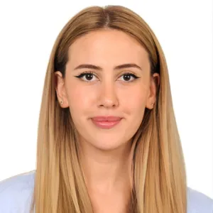 Pelin - Fransızca öğretmeni - 
