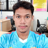 Name Rizqi Amsainaa, Graduated from Jakarta State University, Majoring in Sports Coaching, currently teaching as an elementary school education teacher