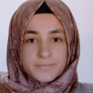 Ayşr - Okuma öğretmeni - 