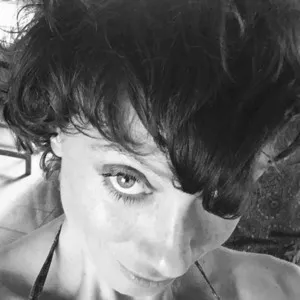 Sandra - Prof de broderie - Nice