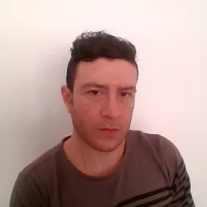 Julián - profesor de ciencias sociales - Bogotá