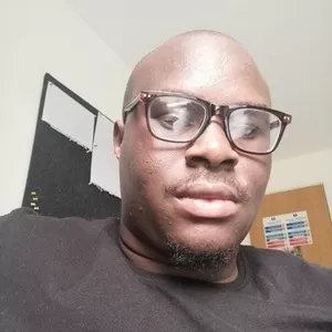 Gbolahan - English tutor - Bangor