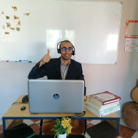 Me llamo Omar Soy profesor de idioma arabe Para hablantes no nativos y tengo mas de 6 años de experiencia da clases!   Doy clases de arabe y darija en línea a 8 €/hora.