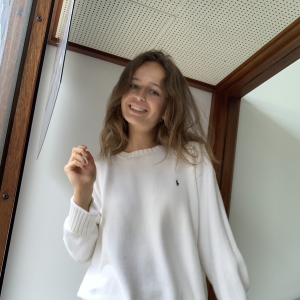Jura-Studentin gibt Nachhilfe von der ersten bis zur 12.ten Klasse in Hamburg. Diverse Fächer wie Mathe, Englisch, Philosophie oder Deutsch. Gerne auch Hausaufgabenunterstützung sowie Abitur-Vorbereit