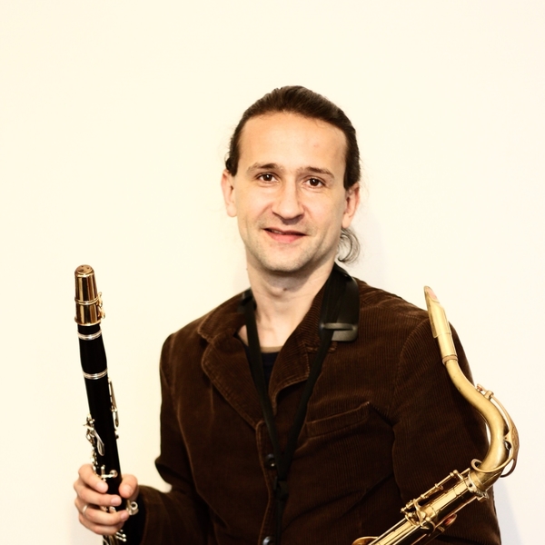 Paris 17e Saxophone clarinette flûte prof de plusieurs conservatoires et écoles