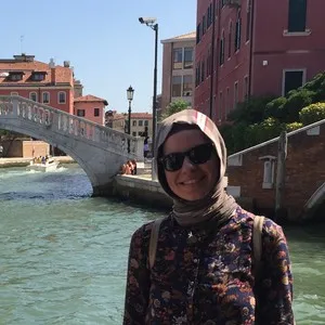 Yasemin - Prof de maths - Mont-Saint-Aignan