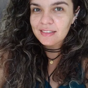 Suelen Najara - Prof de italiano - Viçosa
