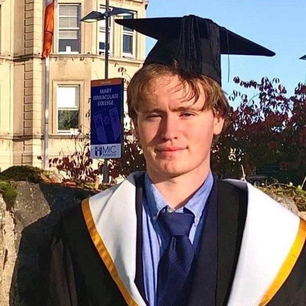 Honours graduate from Mary Immaculate College, specialised in French and Irish and TEFL.Taught in College Richelieu mentoring  LC students in Gaelcholáiste Luimnigh for Oral French and have given Fren
