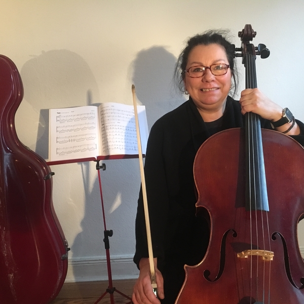 Sympathische Hamburgerin mit viel Erfahrung bietet Cello-Unterricht im schönen Hamburg Eimsbüttel an