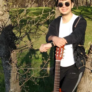 Saltuk - Gitar öğretmeni - 