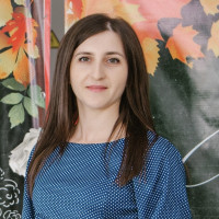 Диана Имрановна, школьный  учитель русского языка и литературы,  высшая категория.