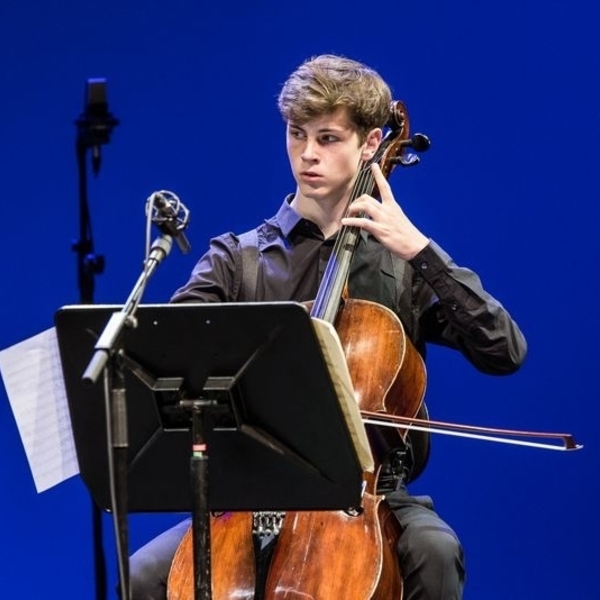 Konzertfachstudent an der mdw in Wien. Unterrichte Cello, egal ob Anfänger oder Fortgeschritten