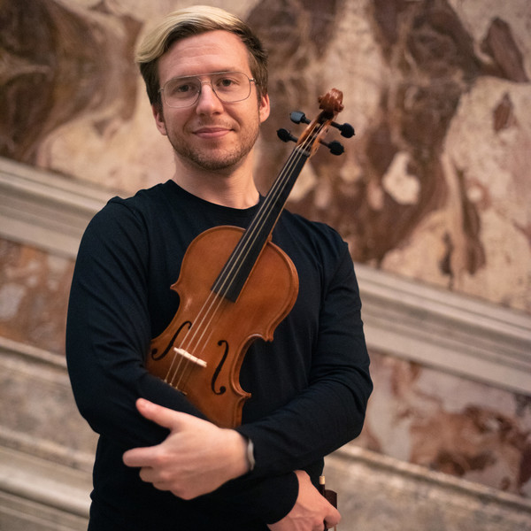 Violinista diplomato propone lezioni di violino e solfeggio per bambini e adulti!