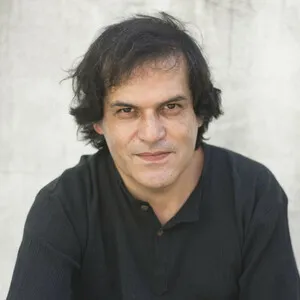 Roberto - Profesor bajo - Buenos Aires