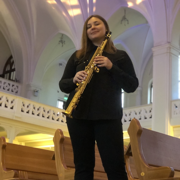 Выпускница колледжа при МГИМ им. А. Г. Шнитке, сейчас учусь во МГИКе. Преподаю теорию музыки, сольфеджио, саксофон для людей разных возрастов. Опыт преподавания 6 лет.
