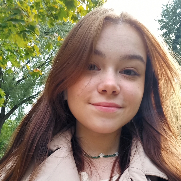 Студентка 2 курса филологического факультета. Преподаю русский язык и литературу.