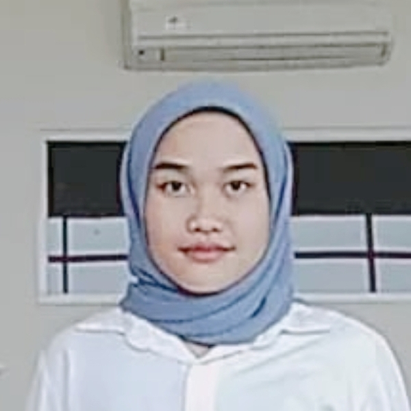 Lulusan MA Al-Hidayah, sedang menempuh pendidikan di universitas Pamulang, yang memiliki kemampuan untuk beredukasi dalam mengajar dan mendidik.