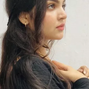Ananya - History tutor - Lucknow