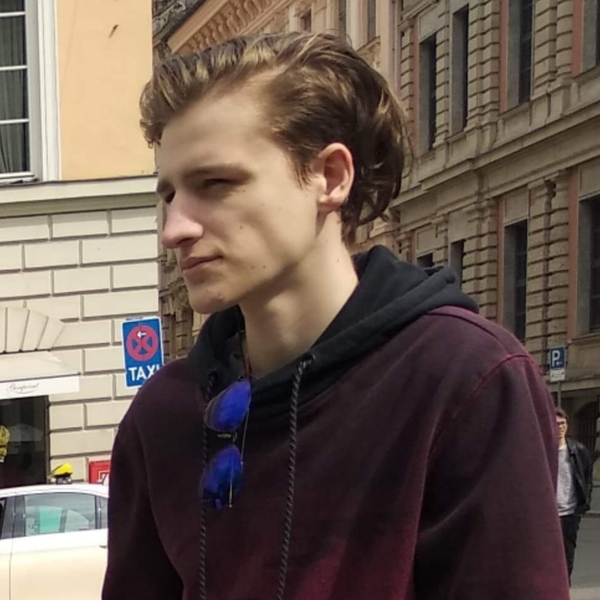 Student Politechniki Gdańskiej WFTIMS. Lekcje fizyki i matematyki na poziomie liceum a także podstawówki. Korepetycji udzielam 4 lat, przygotowywałem osoby do matury i egzaminu ósmoklasisty.
