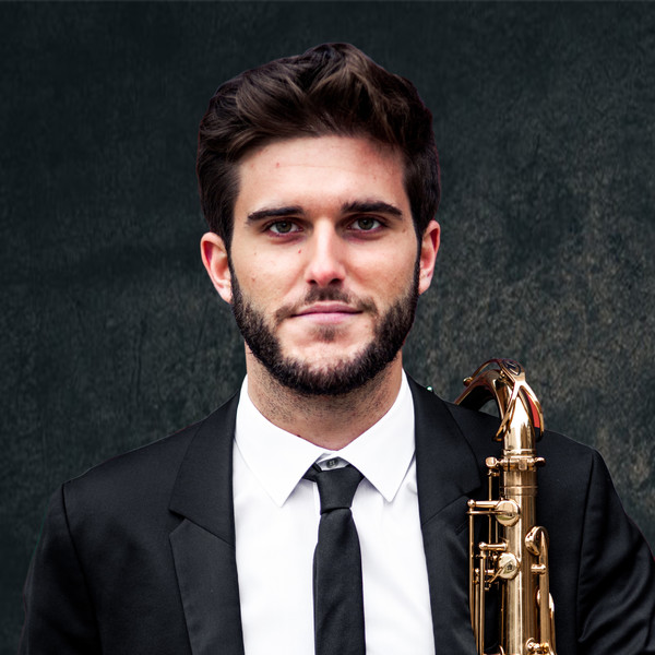 Studierter Profi-Musiker mit eigener Saxophonklasse bietet Saxophonunterricht für Anfänger bis Fortgeschrittene in jedem Alter in München