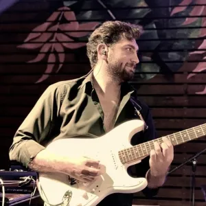 MURAT CAN - Gitar öğretmeni - 