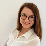 Carina - Lehrkraft für BWL - Laakirchen
