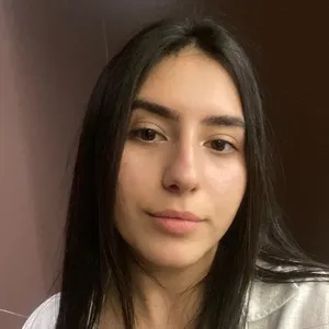 Beyza - Tarih öğretmeni - 