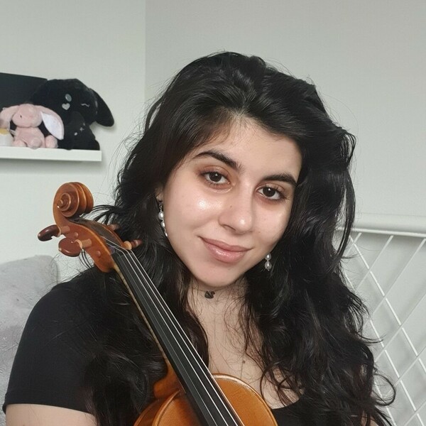 ABRSM Level 8 violinist with 4 years of experience teaching violin and music theory