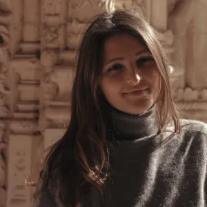 Thea - Insegnante di letteratura - Milano