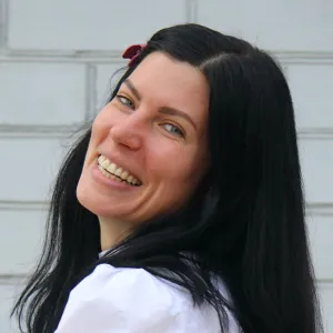Helena - спеціаліст з розвитку комунікативних навичок - 
