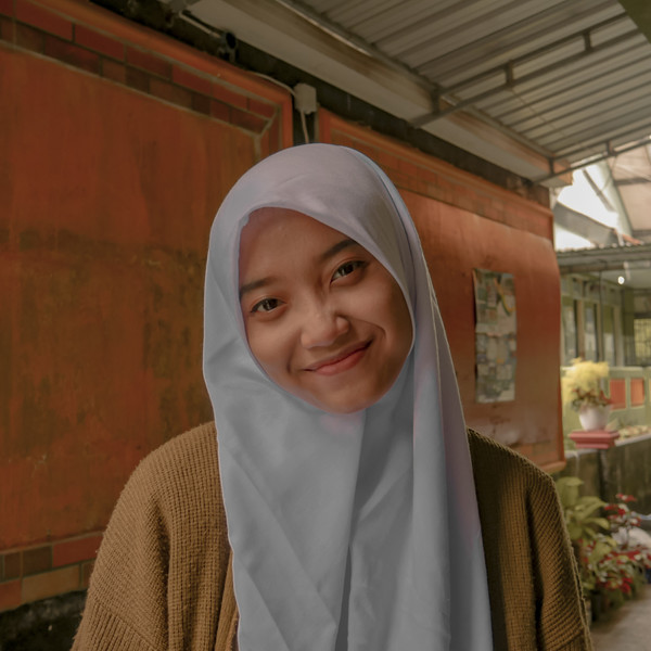 Menjadi bintang kelas dan bintang sekolah. Metode pengajaran yang aplikatif mengikuti tren zaman masa kini dan tentunya mengedukatif serta kreatif.