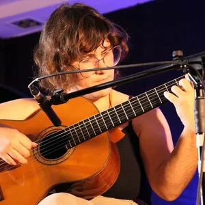 Lizle Martinez - Prof de guitare - Foz do Iguaçu
