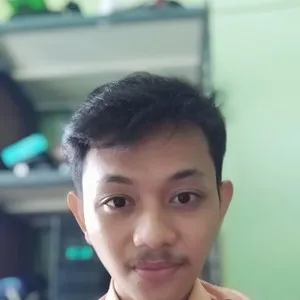 Wahyu - Guru merakit komputer - 