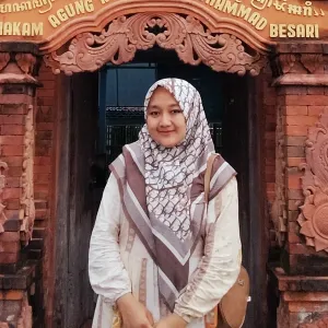 Lailatus - Guru mengaji - 