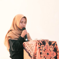 Saya Lulusan Pondok Pesantren 6 tahun, 3 tahun pertama di Ponpes Wahid Hasyim Yogyakarta, 3 tahun kedua di Ponpes Sunan Pandanaran Yogyakarta. Sekarang saya sedang menempuh studi di Universitas Islam 